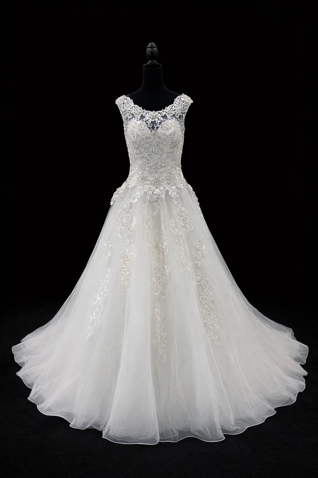 Morilee – Klassisk ballkjole i blonde og tyll