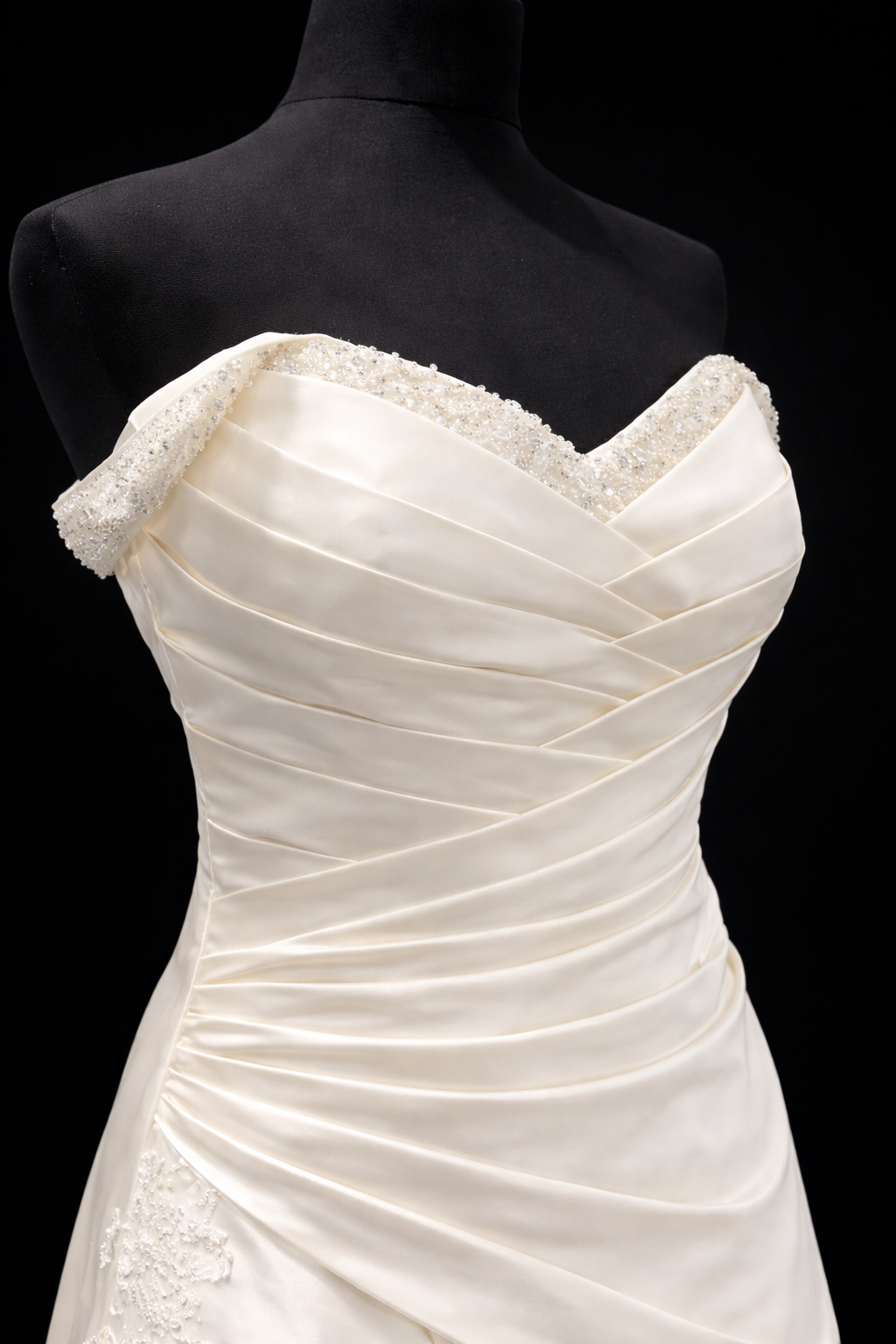 Phil Collins Bridal Collection – Klassisk stroppeløs brudekjole med draperinger