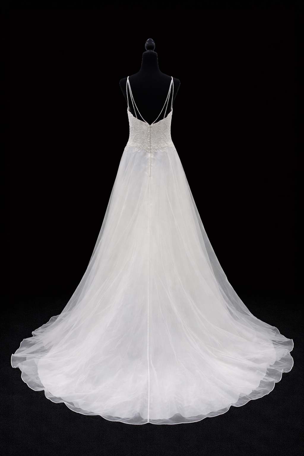 Special Day – Lett og elegant A-linje brudekjole med delikat brodert liv