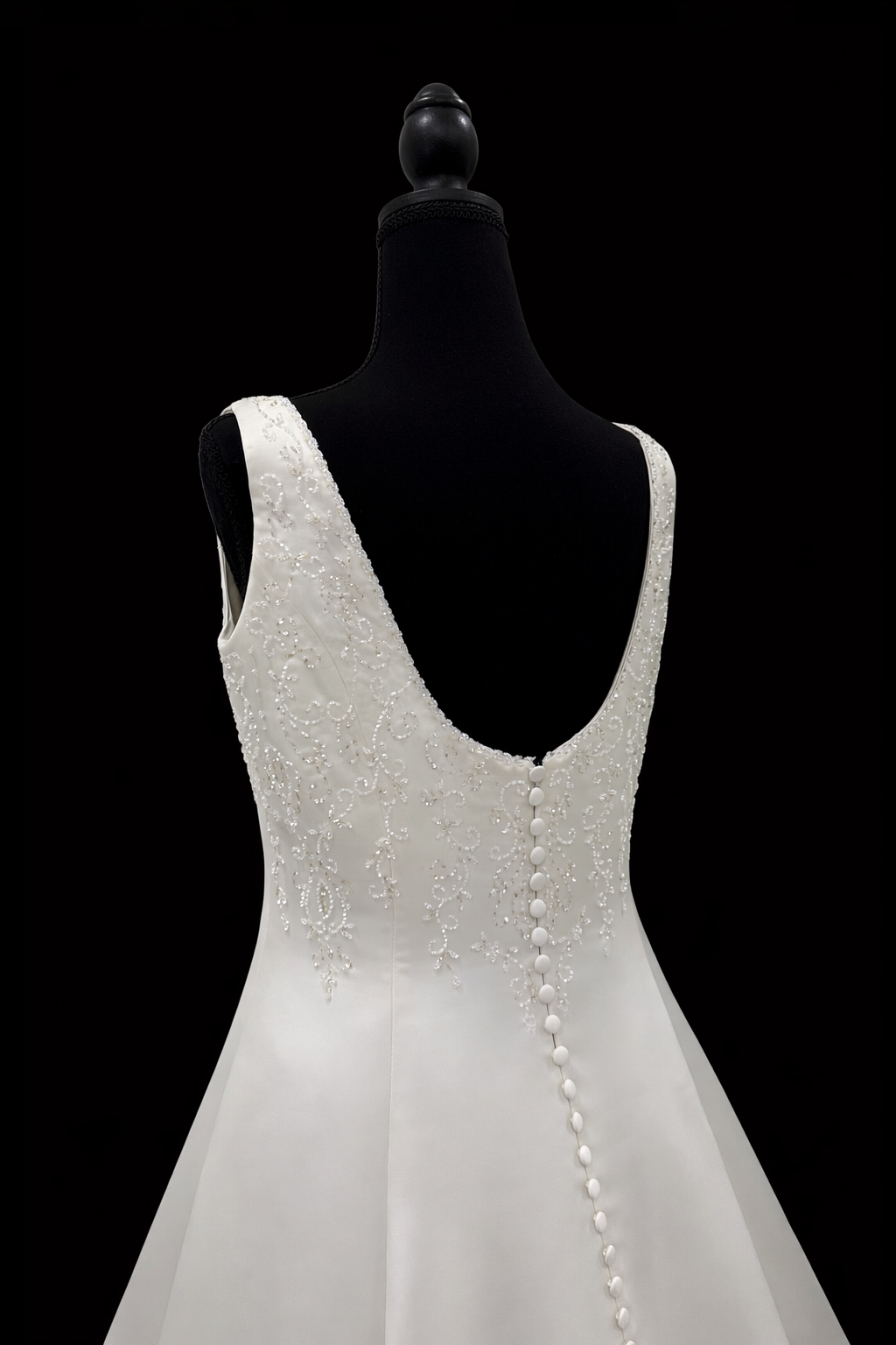 St. Patrick – Elegant A-linje brudekjole med perledetaljer