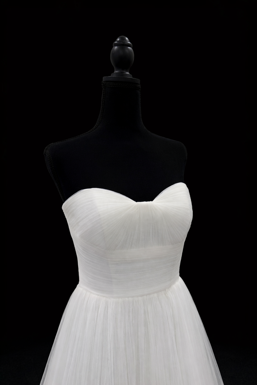 St. Patrick – Drømmende tyllkjole med blomsterkant