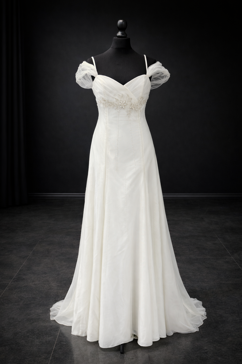 Brudekjole – Lett og Elegant med Myke Tyllermer