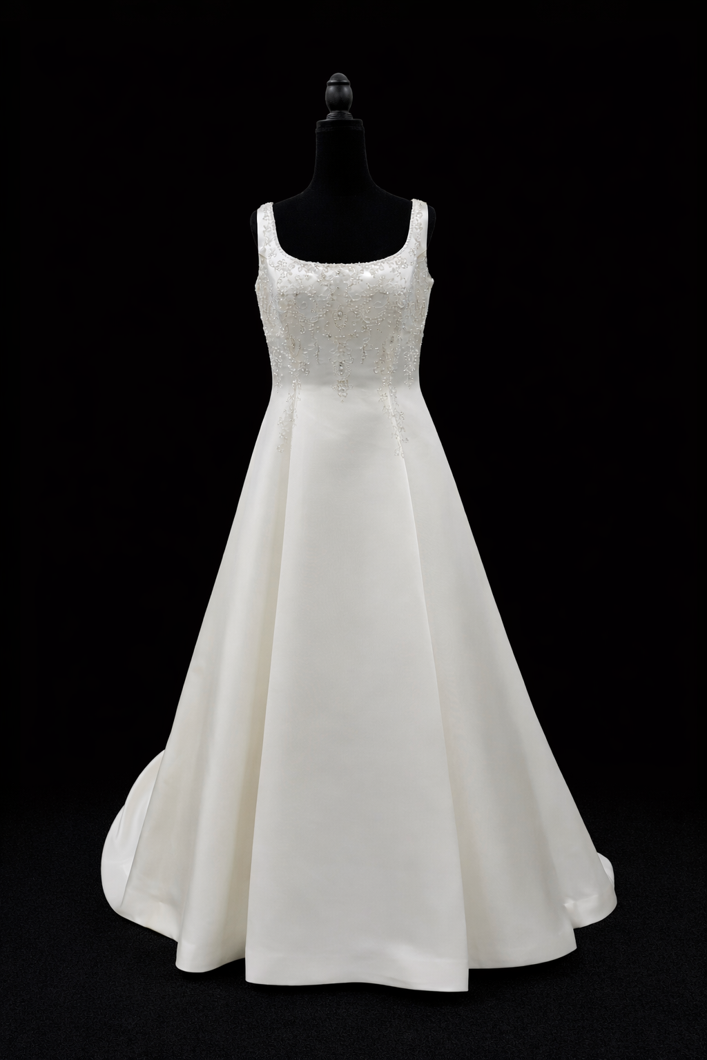 St. Patrick – Elegant A-linje brudekjole med perledetaljer