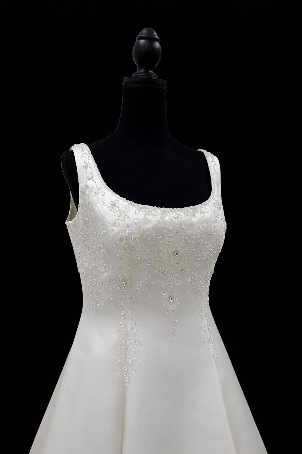 St. Patrick – Elegant A-linje brudekjole med perledetaljer