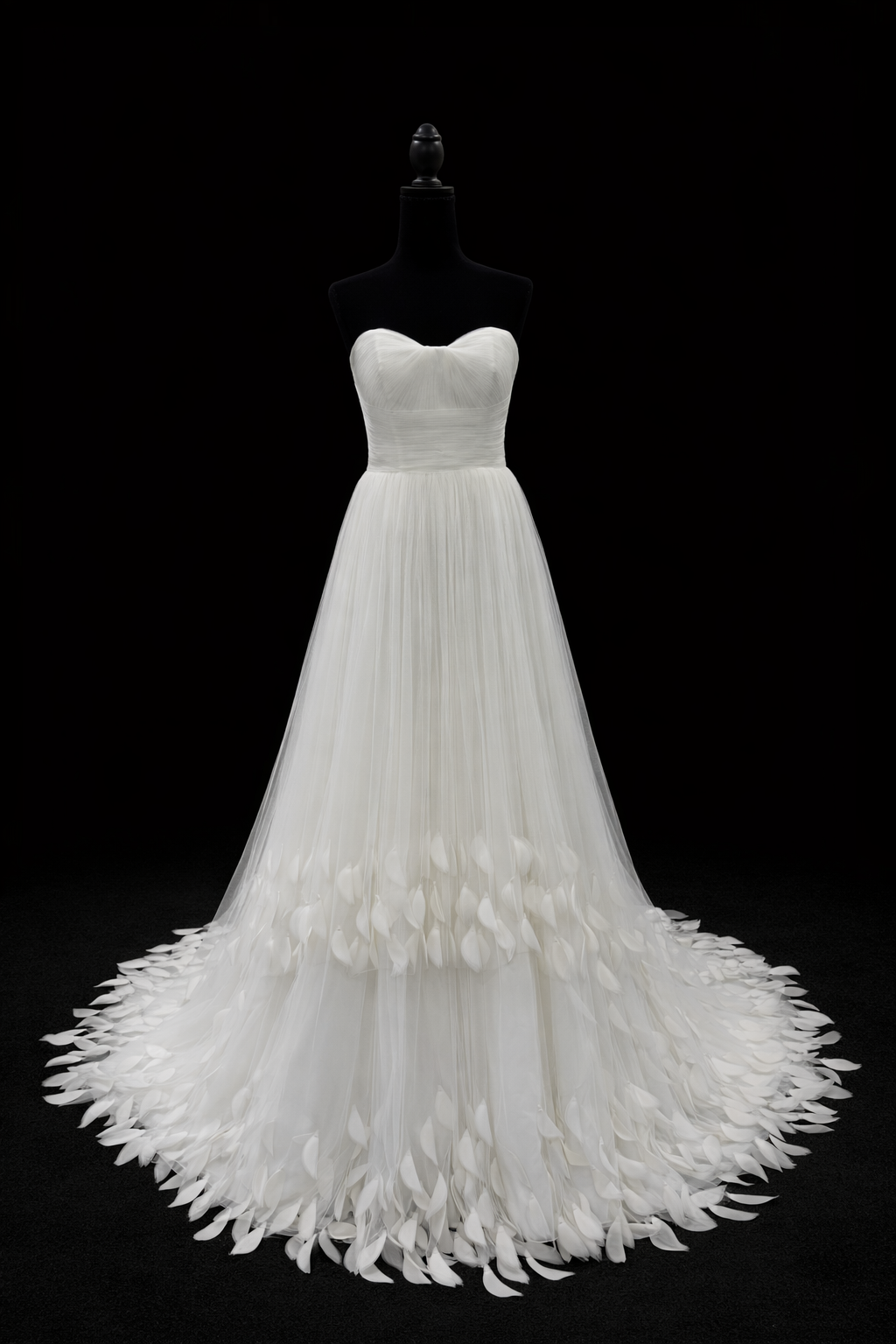 St. Patrick – Drømmende tyllkjole med blomsterkant