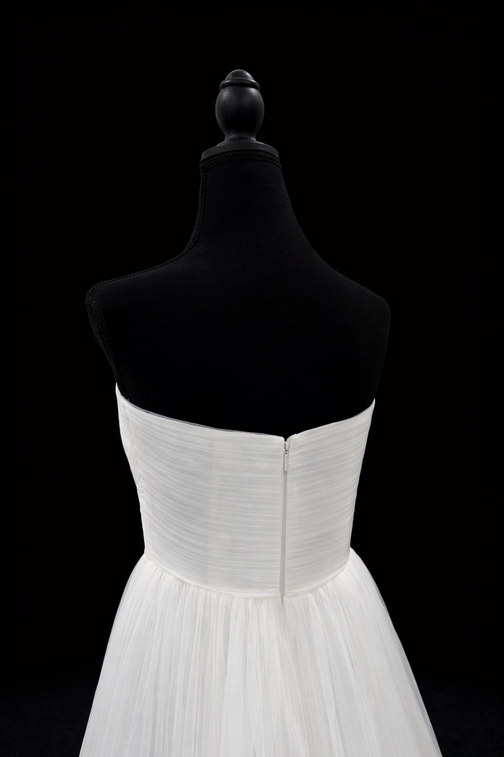 St. Patrick – Drømmende tyllkjole med blomsterkant