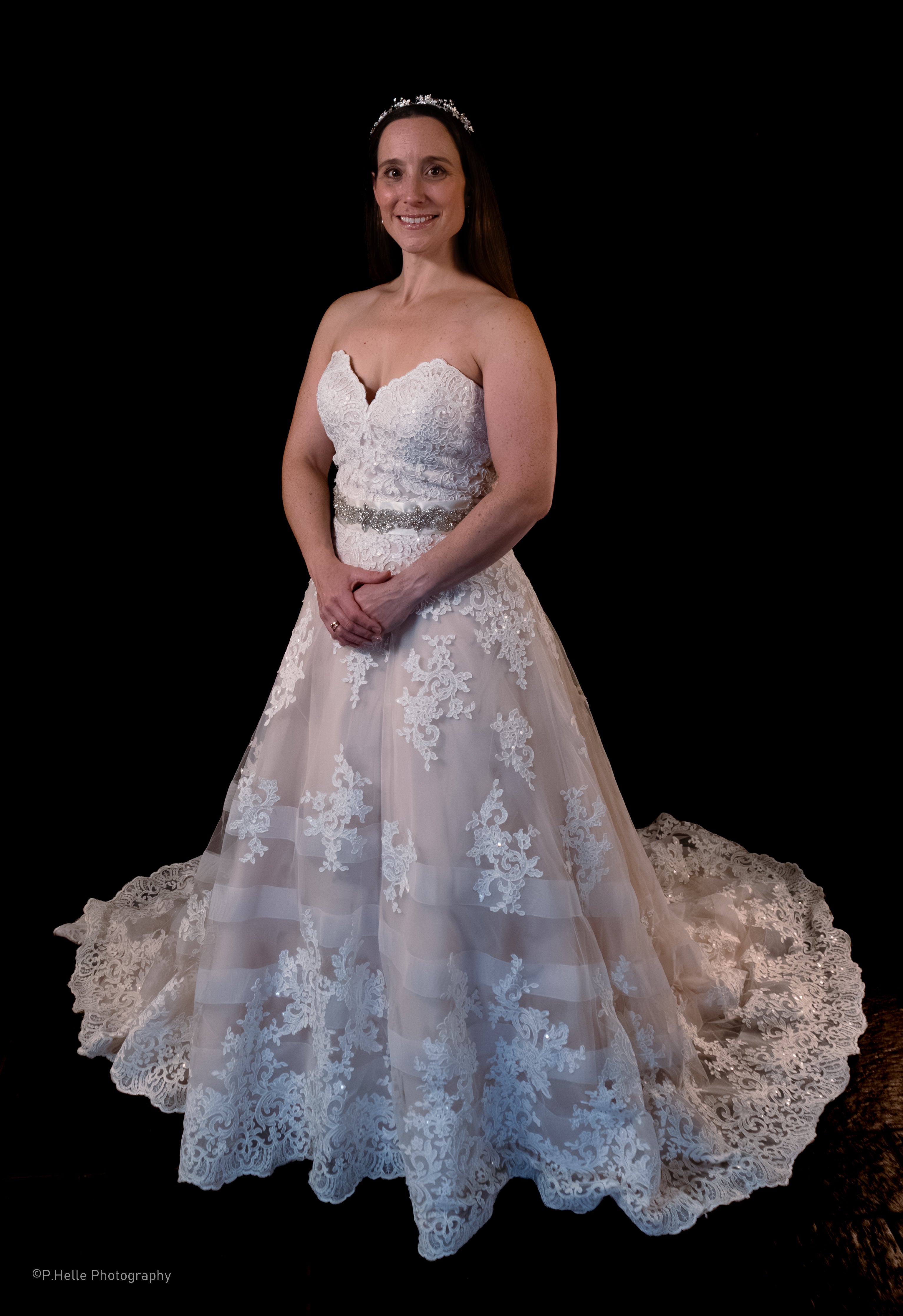 Morilee Brudekjole – Romantisk Blondekunst med Eksklusiv Detaljrikdom