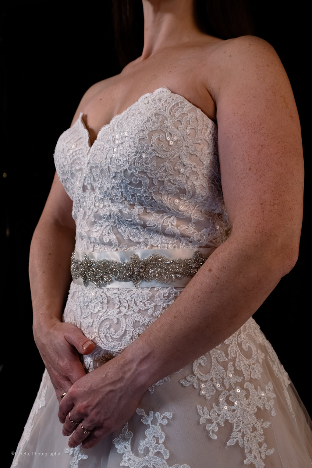 Morilee Brudekjole – Romantisk Blondekunst med Eksklusiv Detaljrikdom