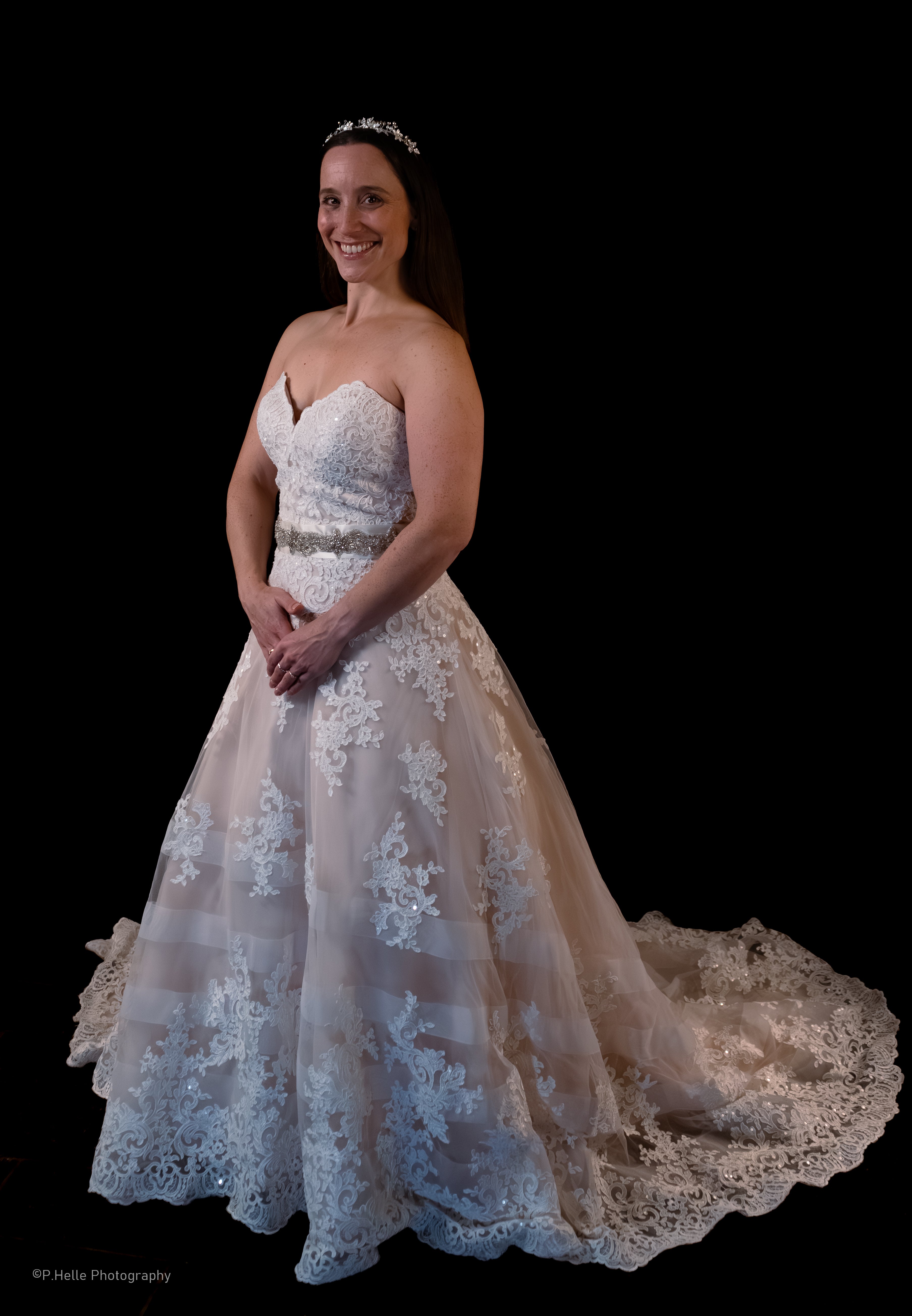 Morilee Brudekjole – Romantisk Blondekunst med Eksklusiv Detaljrikdom