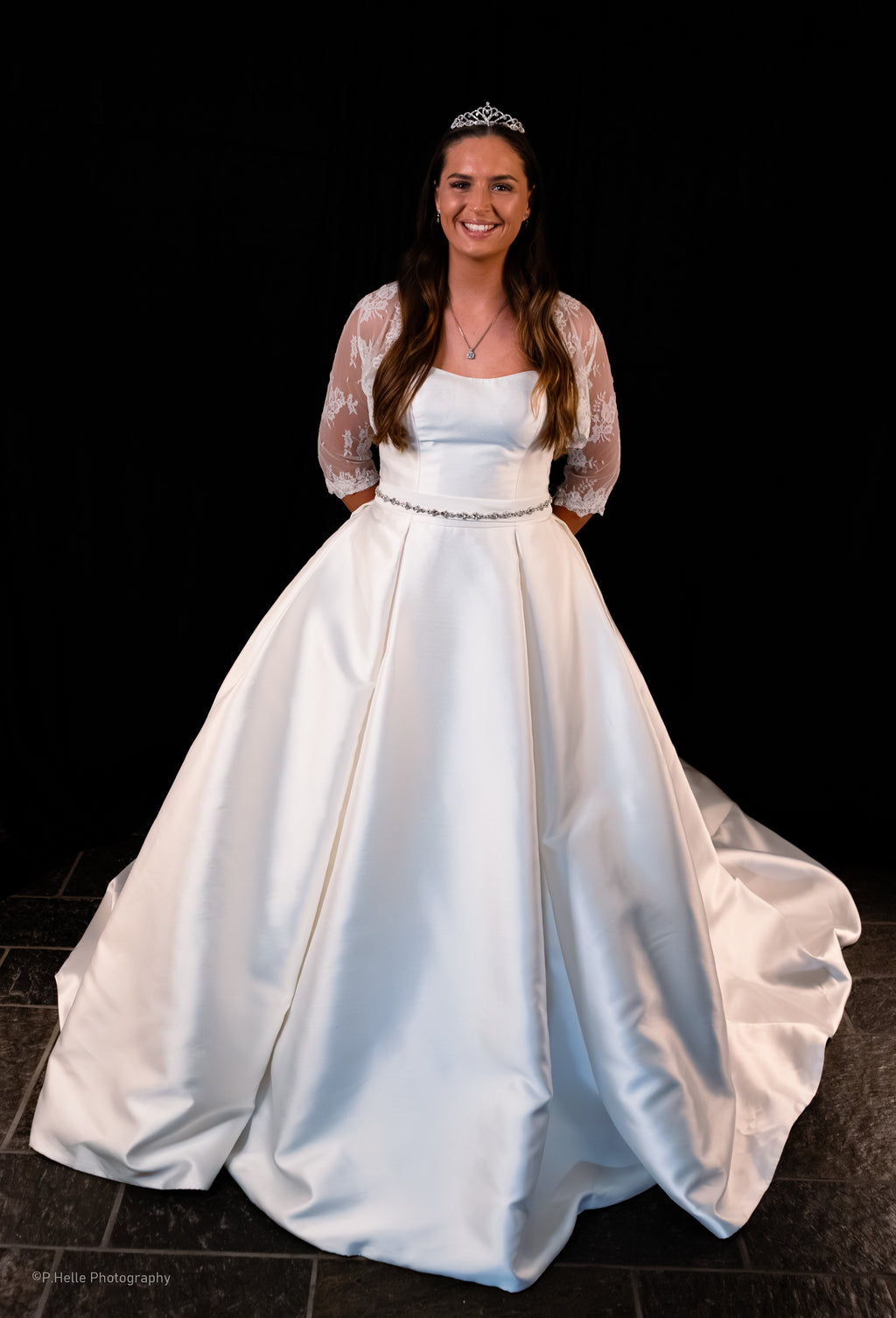 Alfred Angelo Brudekjole – Klassisk Prinsesselook med Tidløs SatinEleganse