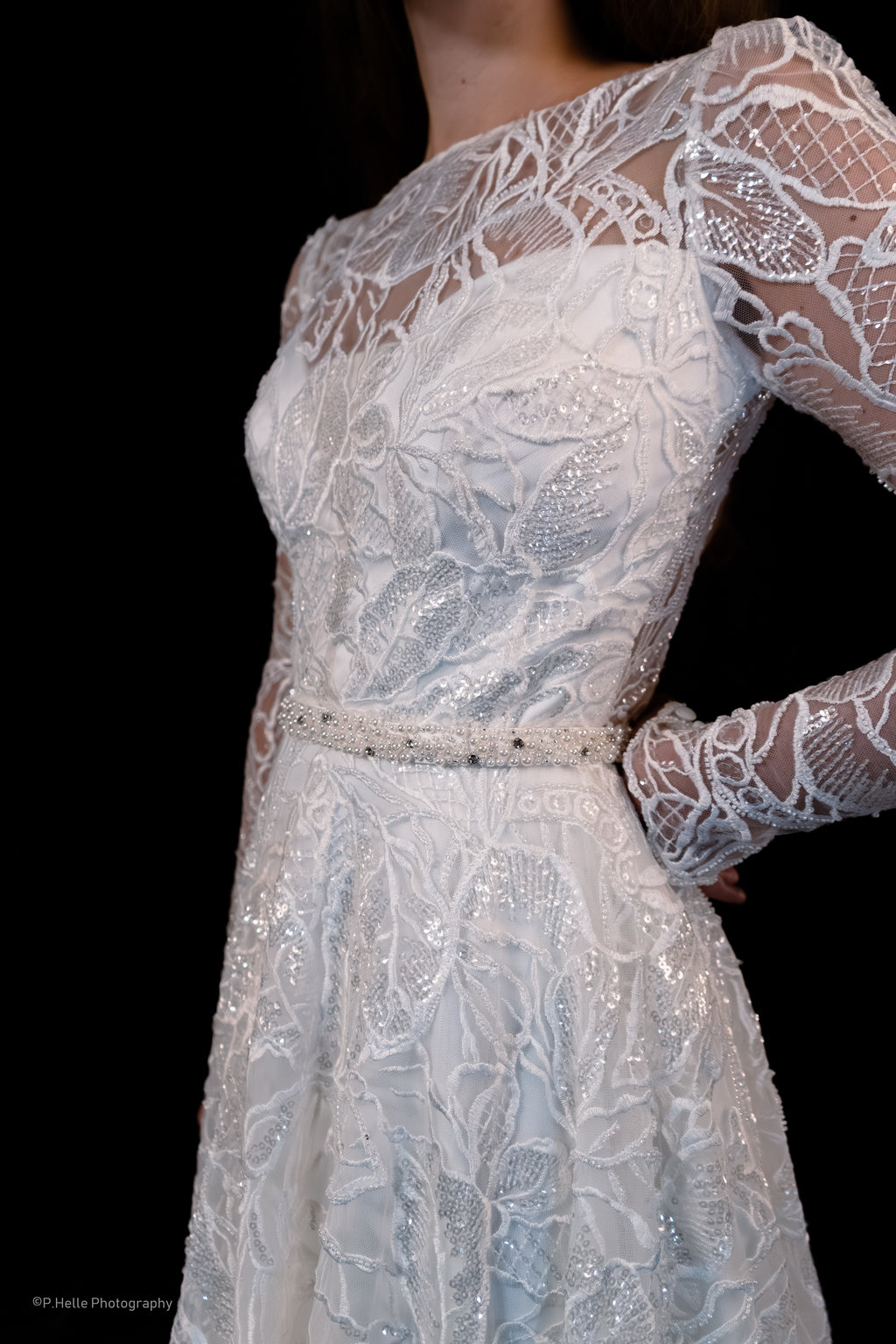 Pronovias Brudekjole – Moderne Eleganse med Glamourøs Blondeglans