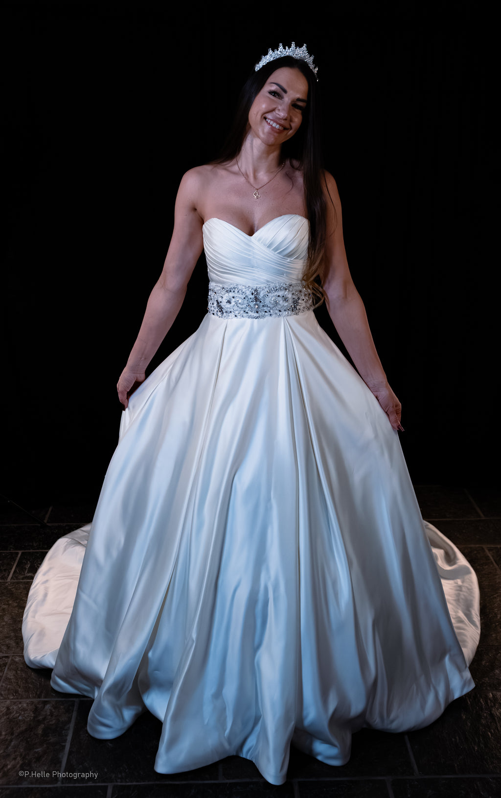 Morilee Brudekjole - Klassisk Prinsessedrøm med Glamour