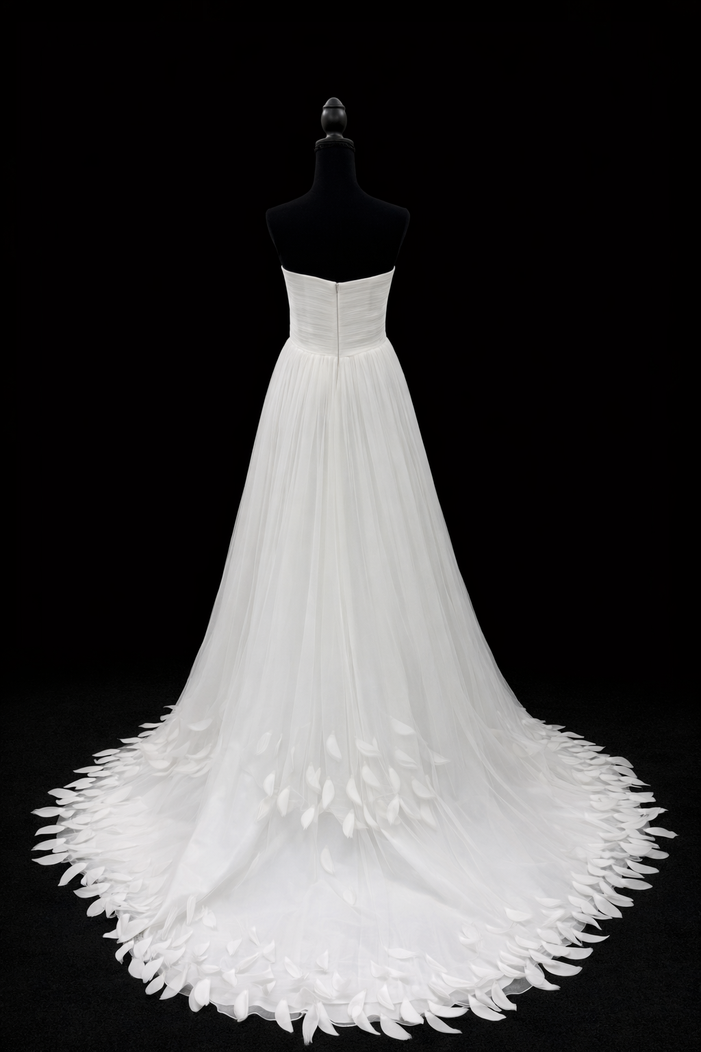 St. Patrick – Drømmende tyllkjole med blomsterkant