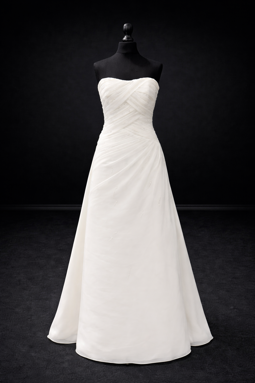 La Sposa – Klassisk stroppeløs brudekjole med draperinger