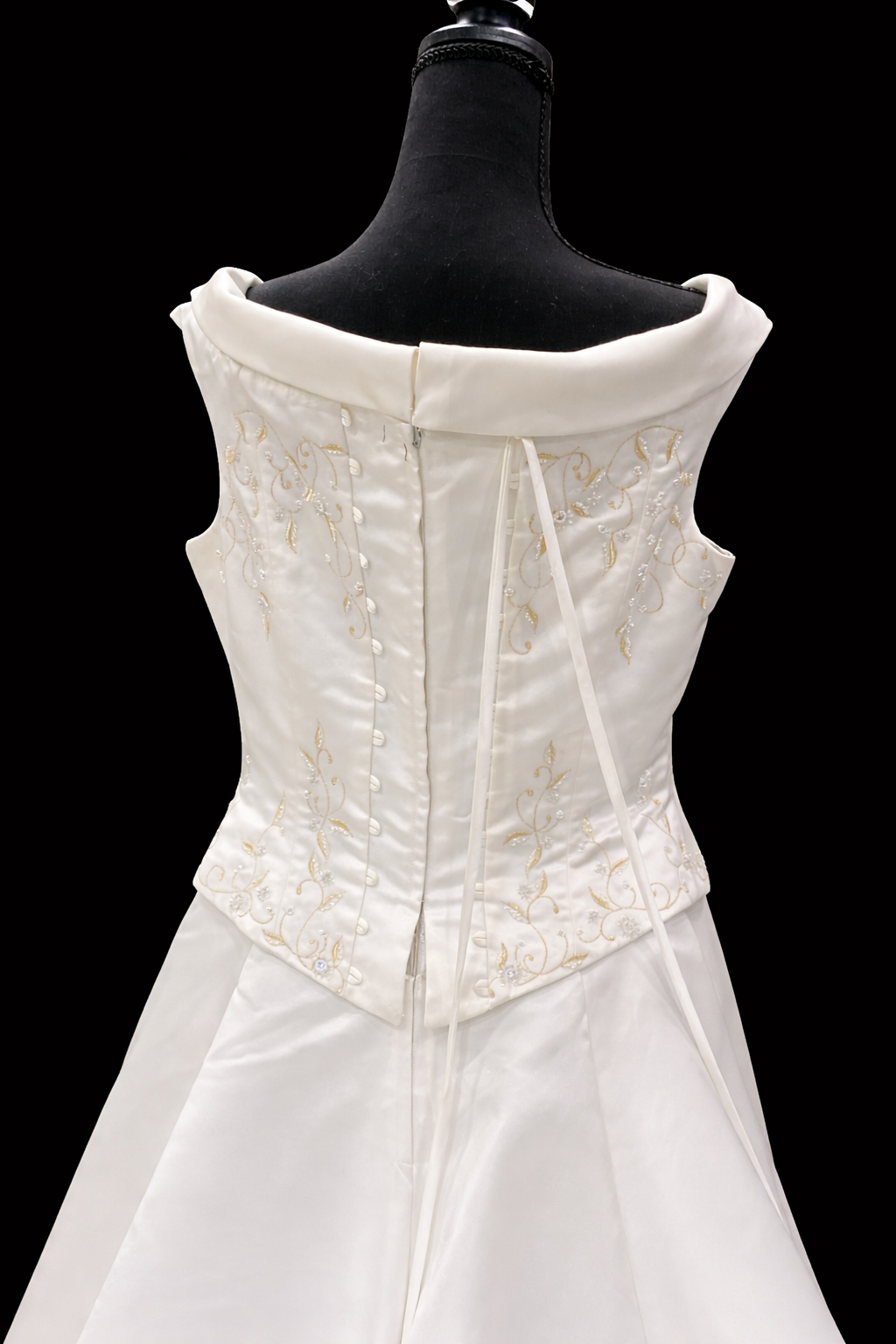 Pronovias – Huracar klassisk brudekjole med brodert overdel og elegant slep