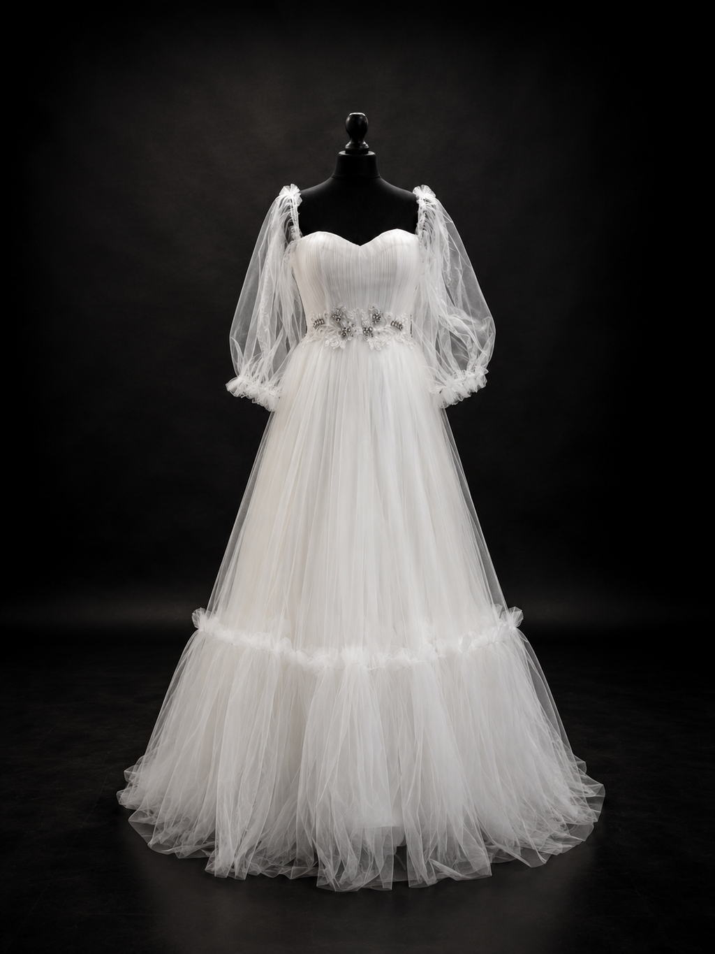 Elegant romantisk brudekjole med voluminøse tyll-detaljer