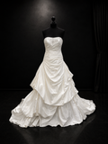 Agape elegant stroppeløs brudekjole med draperte detaljer
