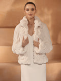 Brudetopp i faux fur med lange ermer - E445