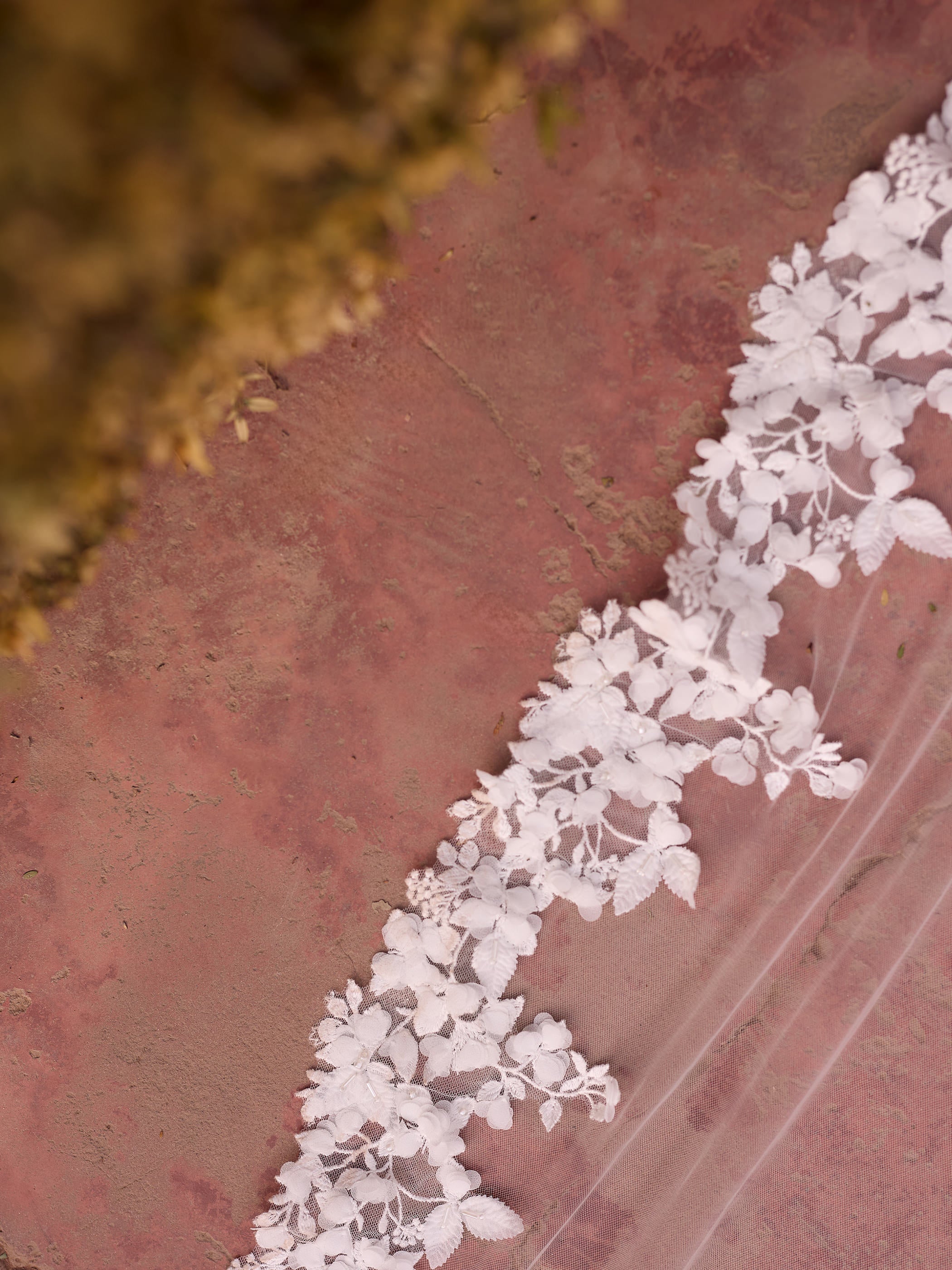 Brudeslør i tyll med blondedetaljer – S533/S534