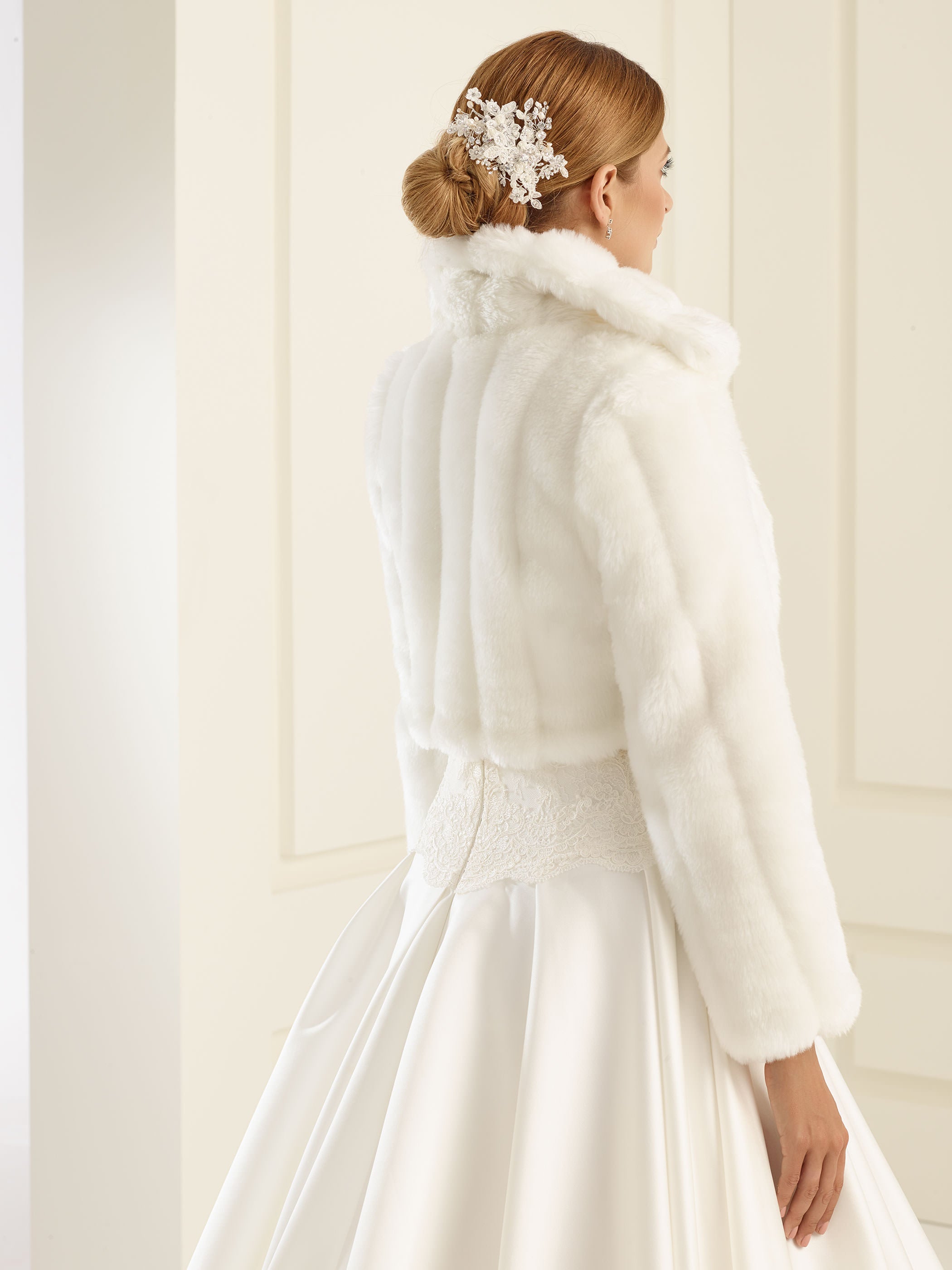 Brudecape i faux fur - E20